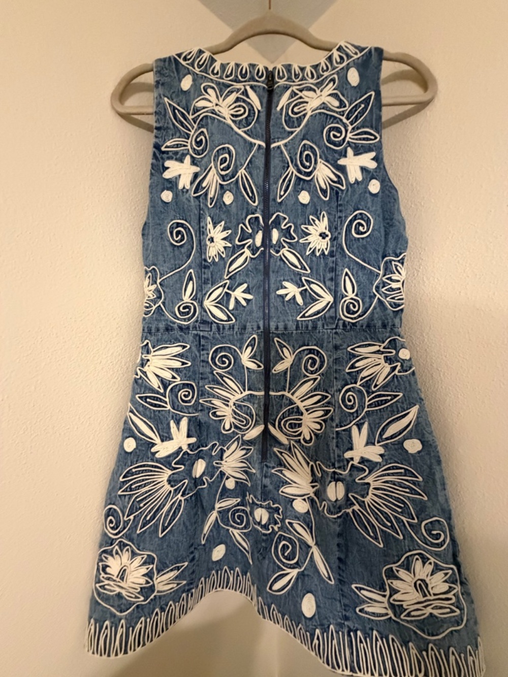 Alice and Olivia Denim Dress Medium - Picture 2 of 5